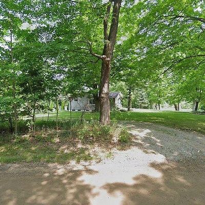 5985 Curdy Rd, Howell, MI 48855