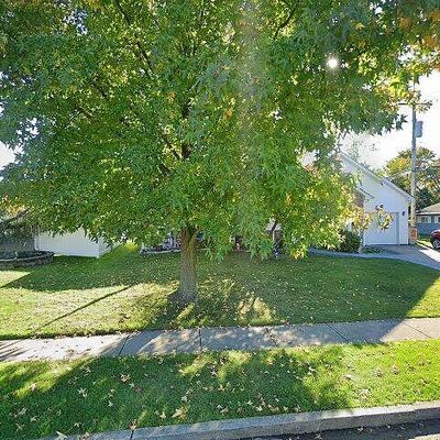 6 Indian Park Rd, Levittown, PA 19057