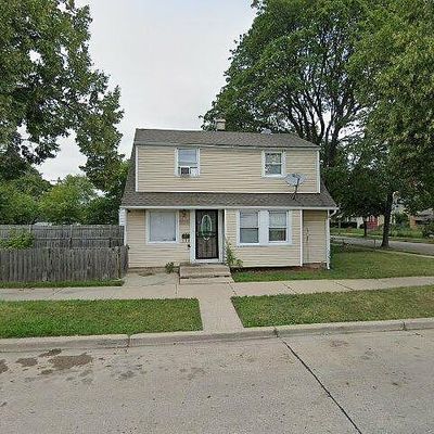 4900 W Fiebrantz Ave, Milwaukee, WI 53216