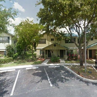 494 Westree Ln, Plantation, FL 33324