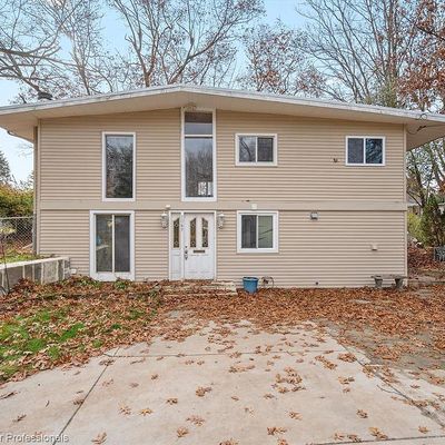 5049 W Harvard Ave, Clarkston, MI 48348