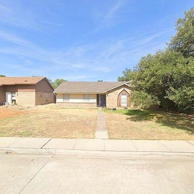 656 Red River Dr, Lewisville, TX 75077