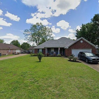 676 Southern Oaks Dr, Florence, MS 39073