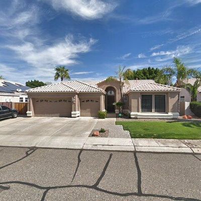 6772 W Crest Ln, Glendale, AZ 85310