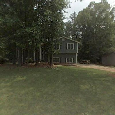 6823 Woodcreek Ln, Douglasville, GA 30135