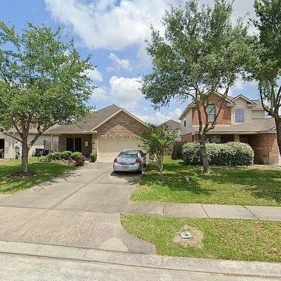 6841 Ridgewood Ln, Dickinson, TX 77539