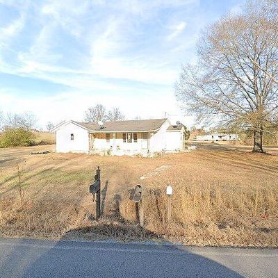 686 Old Lincoln Rd, Fayetteville, TN 37334