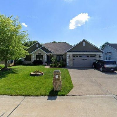 712 Jacobs Crossing Dr, Saint Charles, MO 63304