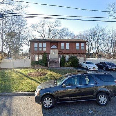 72 S 28 Th St, Wyandanch, NY 11798