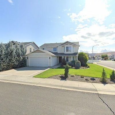 602 Chelan Ave, Moxee, WA 98936