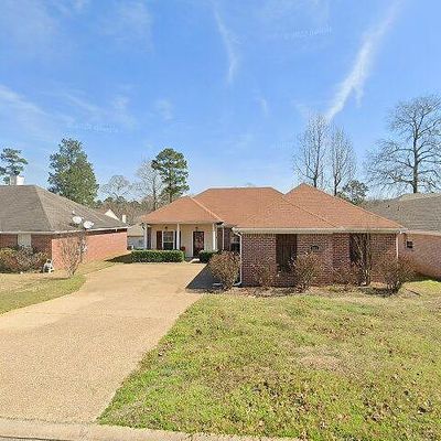 602 Edgewater Branch Dr, Brandon, MS 39042