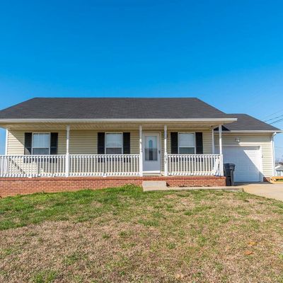 609 Millie Dr, Oak Grove, KY 42262