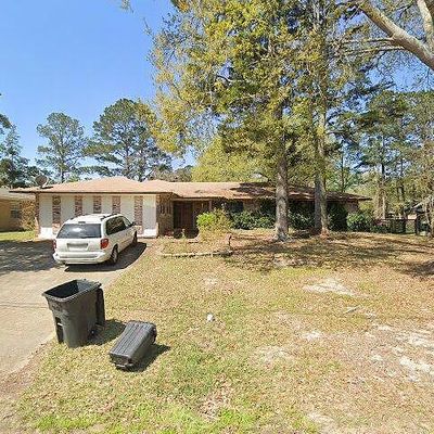 611 Maxine Ave, Mccomb, MS 39648