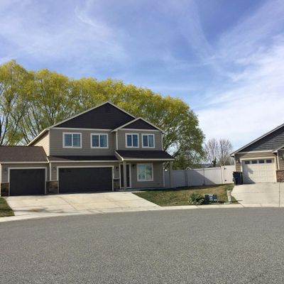 6212 Salmon Dr, Pasco, WA 99301