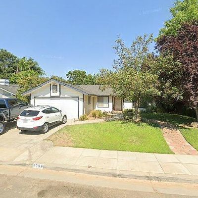 6286 N Brix Ave, Fresno, CA 93722