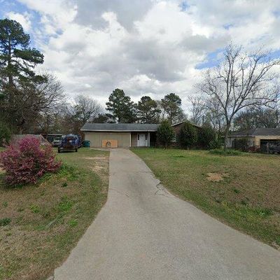 6426 Whitepine Dr, Macon, GA 31216