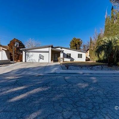 812 Kinnett Ave, Ridgecrest, CA 93555