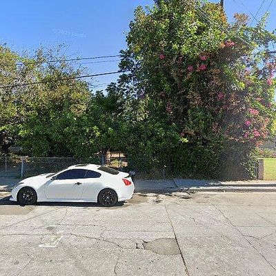 812 Lewis St, Pomona, CA 91768