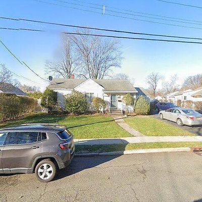 82 Roxbury Rd, Dumont, NJ 07628