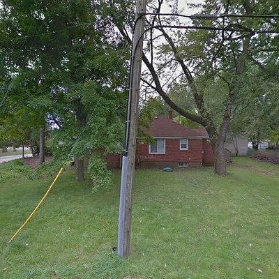 8223 Arlis St, Commerce Township, MI 48382