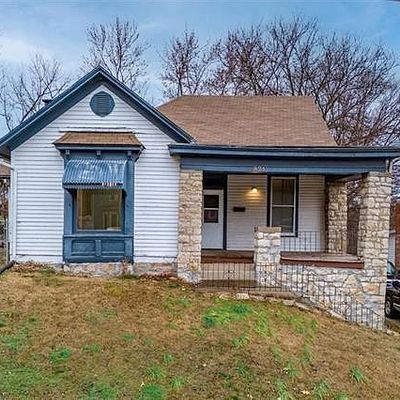 824 Shawnee St, Leavenworth, KS 66048