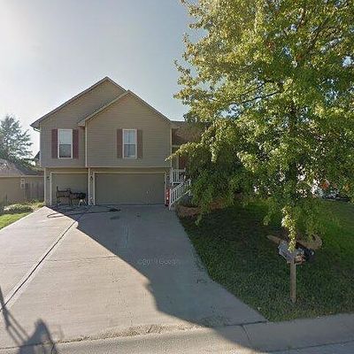 828 Sw Highland Ave, Grain Valley, MO 64029