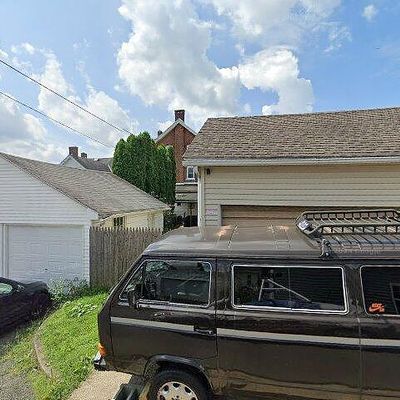 831 N Clewell St, Fountain Hill, PA 18015