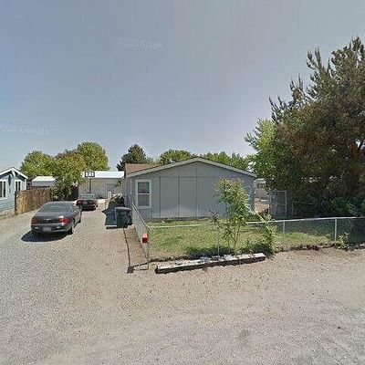 831 N Waldemar Ave, Pasco, WA 99301