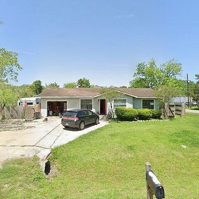 838 Jackson Ave, Bacliff, TX 77518