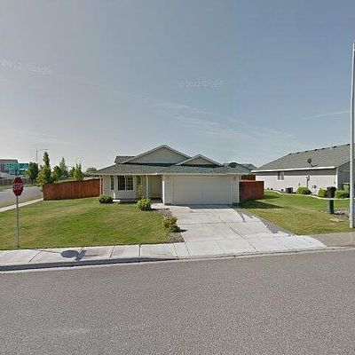 8404 Desoto Dr, Pasco, WA 99301