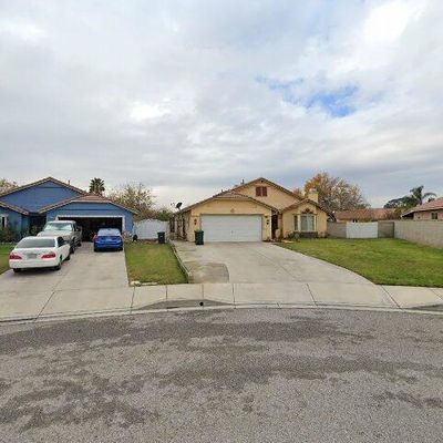 8424 Paisley Ln, Fontana, CA 92335