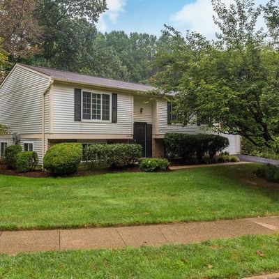 8469 Ararat Ct, Annandale, VA 22003