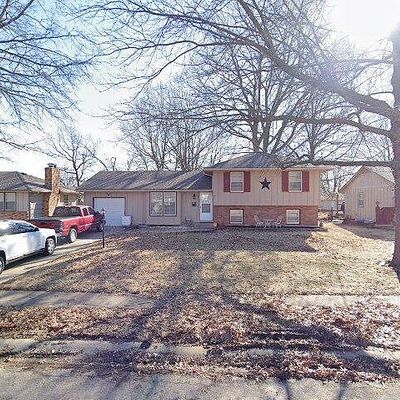 8517 Maple Ave, Raytown, MO 64138