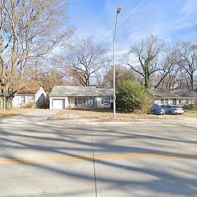 8545 Wornall Rd, Kansas City, MO 64114