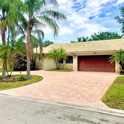 8659 Nw 49 Th Dr, Coral Springs, FL 33067
