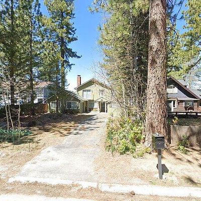 869 Lakeview Ave, South Lake Tahoe, CA 96150