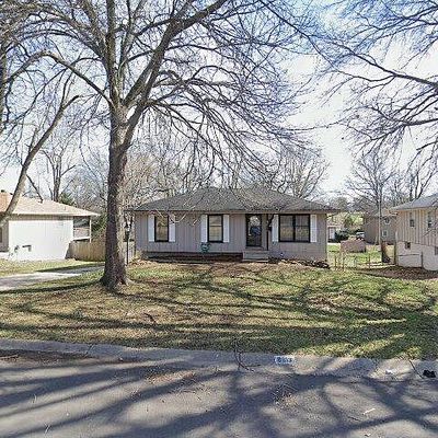 8813 Mcelroy Rd, Kansas City, MO 64134