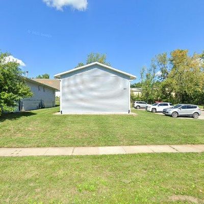 890 33 Rd Ave, Marion, IA 52302