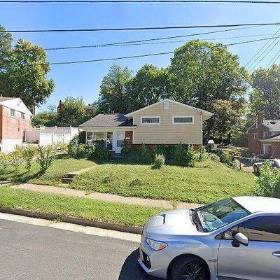 90 S Iris St, Alexandria, VA 22304