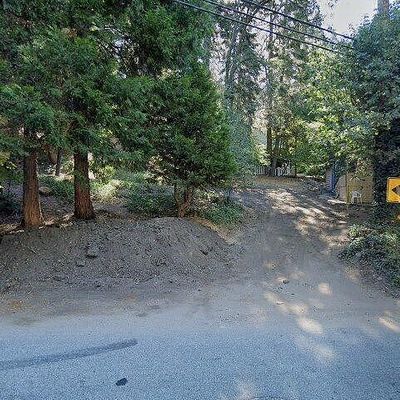 779 Lords Ln, Lake Arrowhead, CA 92352