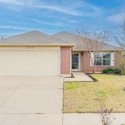 7833 Whitney Ln, Fort Worth, TX 76112