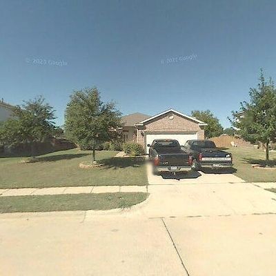 8008 Clear River Ln, Denton, TX 76210