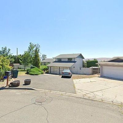 801 S 70 Th Ave, Yakima, WA 98908