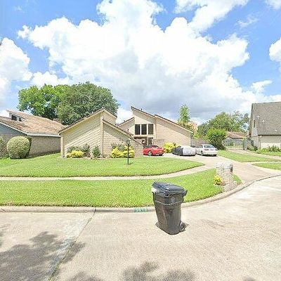 8015 Wray Ct, Houston, TX 77088