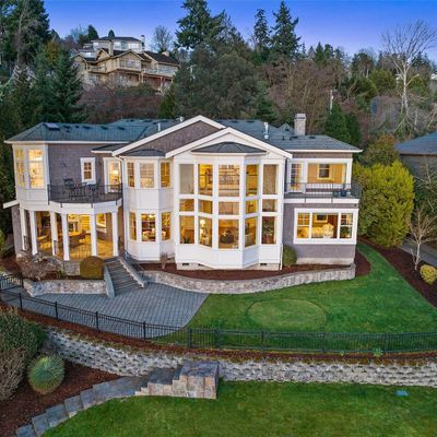 8071 W Mercer Way, Mercer Island, WA 98040