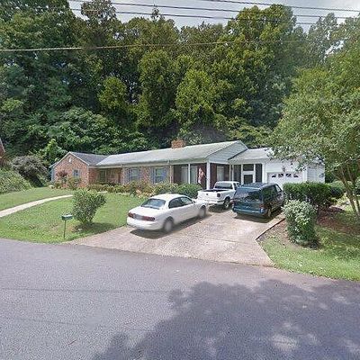 1 Stratford Ct, Martinsville, VA 24112