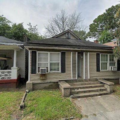 917 W Victory Dr, Savannah, GA 31405