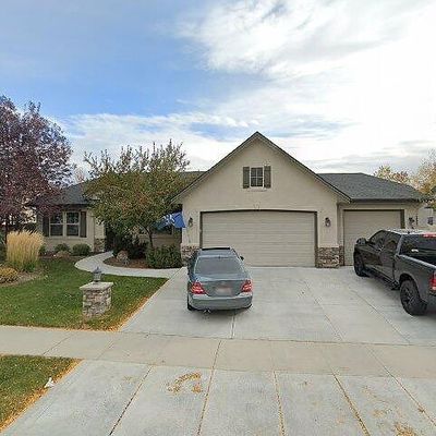 918 S Spring Valley Dr, Nampa, ID 83686