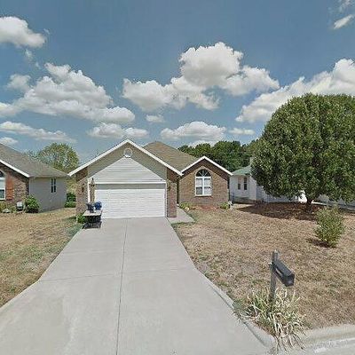 937 W Birch St, Nixa, MO 65714