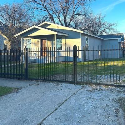 953 E Arlington Ave, Fort Worth, TX 76104